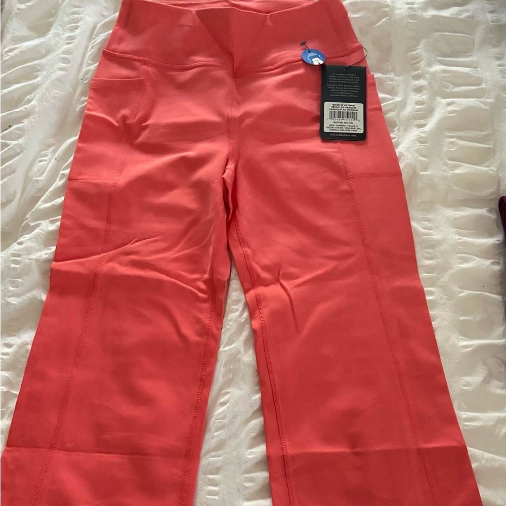Skechers GoWalk Crop pants with slight flare. High waisted with pockets
